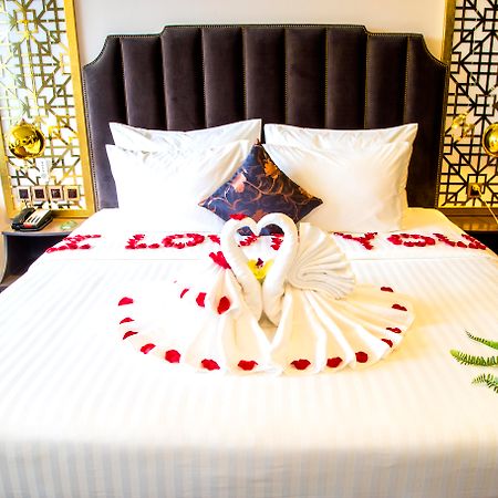Cicilia City Hotel Saigon Center Хошимин Екстериор снимка