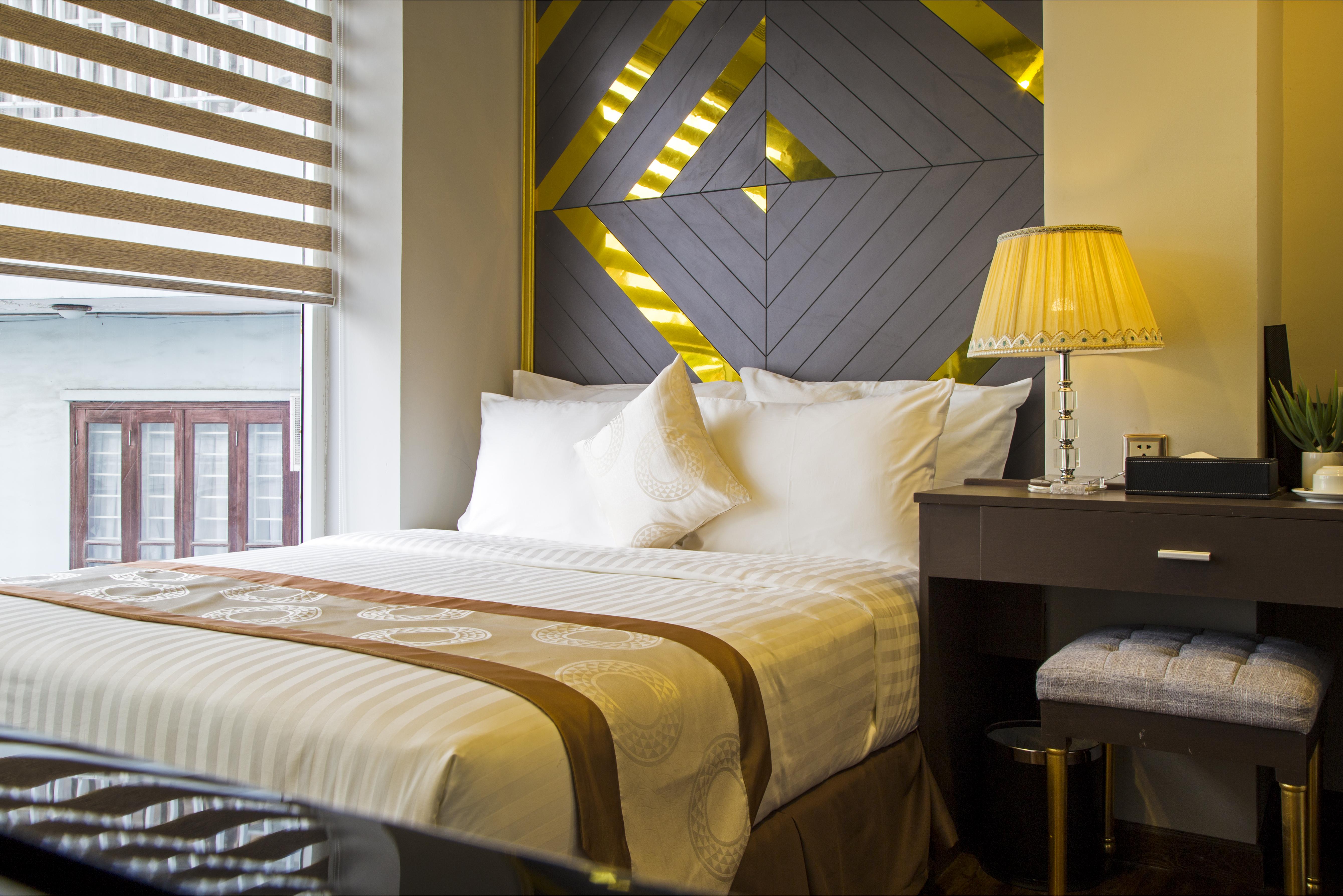 Cicilia City Hotel Saigon Center Хошимин Екстериор снимка