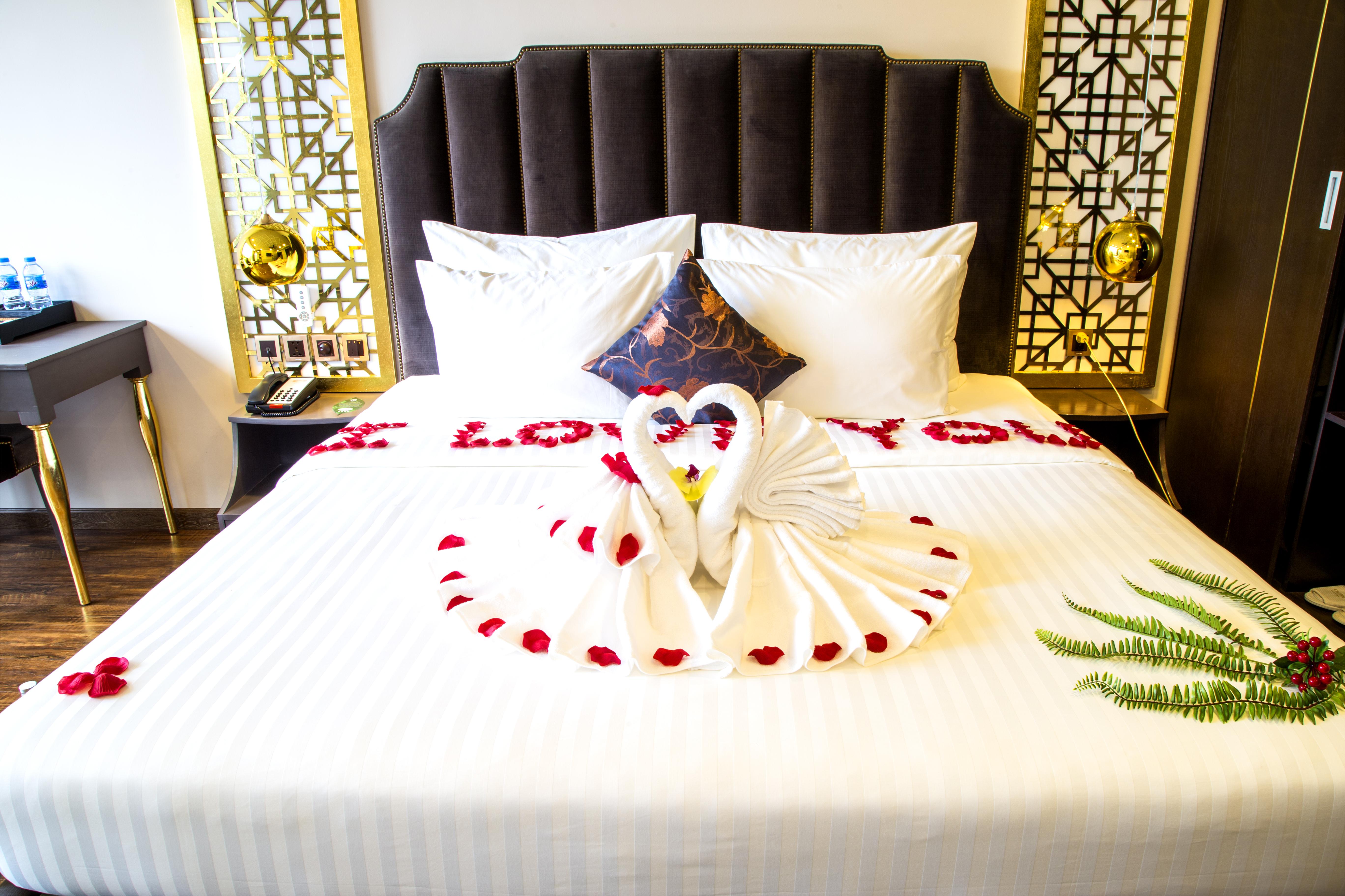 Cicilia City Hotel Saigon Center Хошимин Екстериор снимка