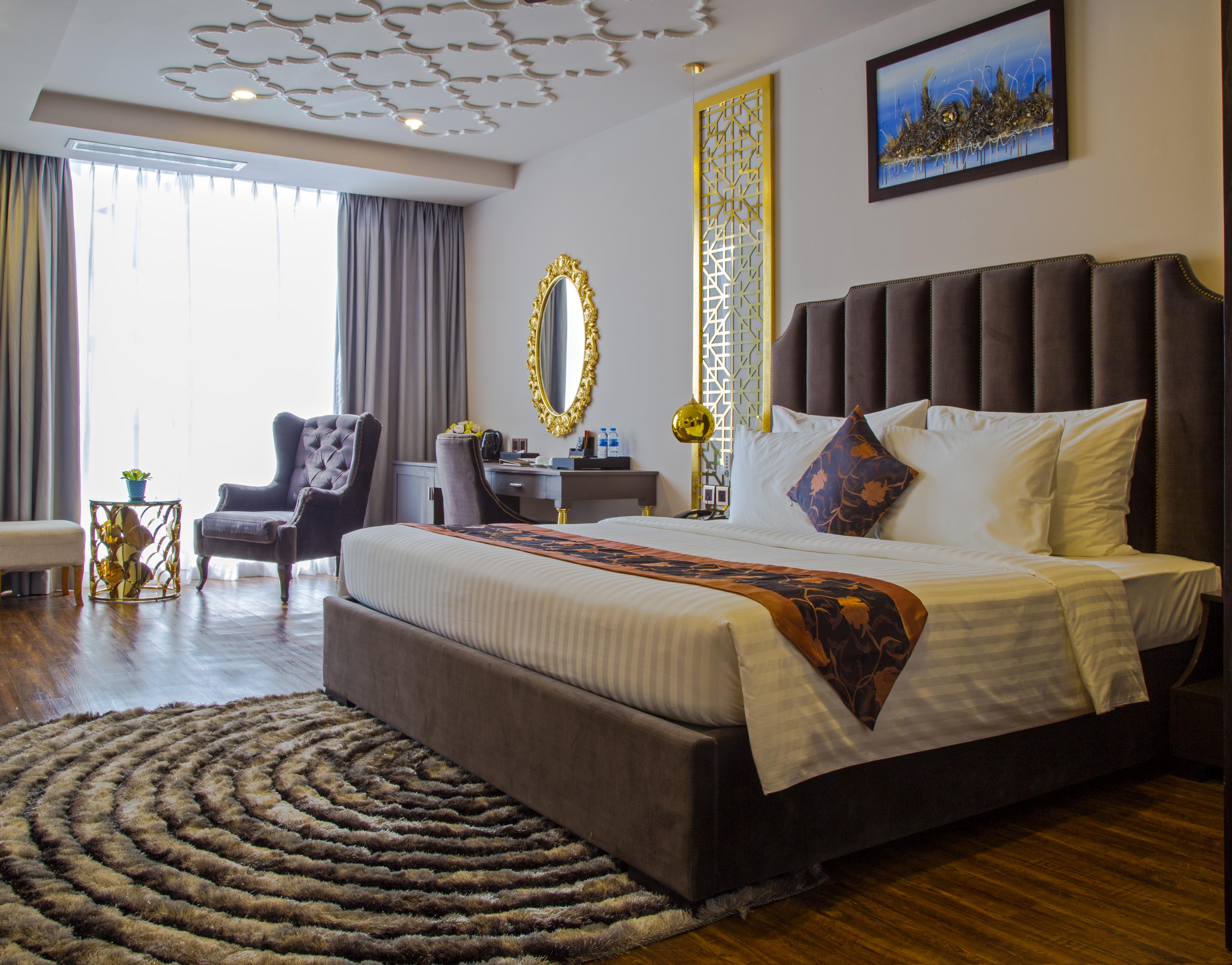 Cicilia City Hotel Saigon Center Хошимин Екстериор снимка