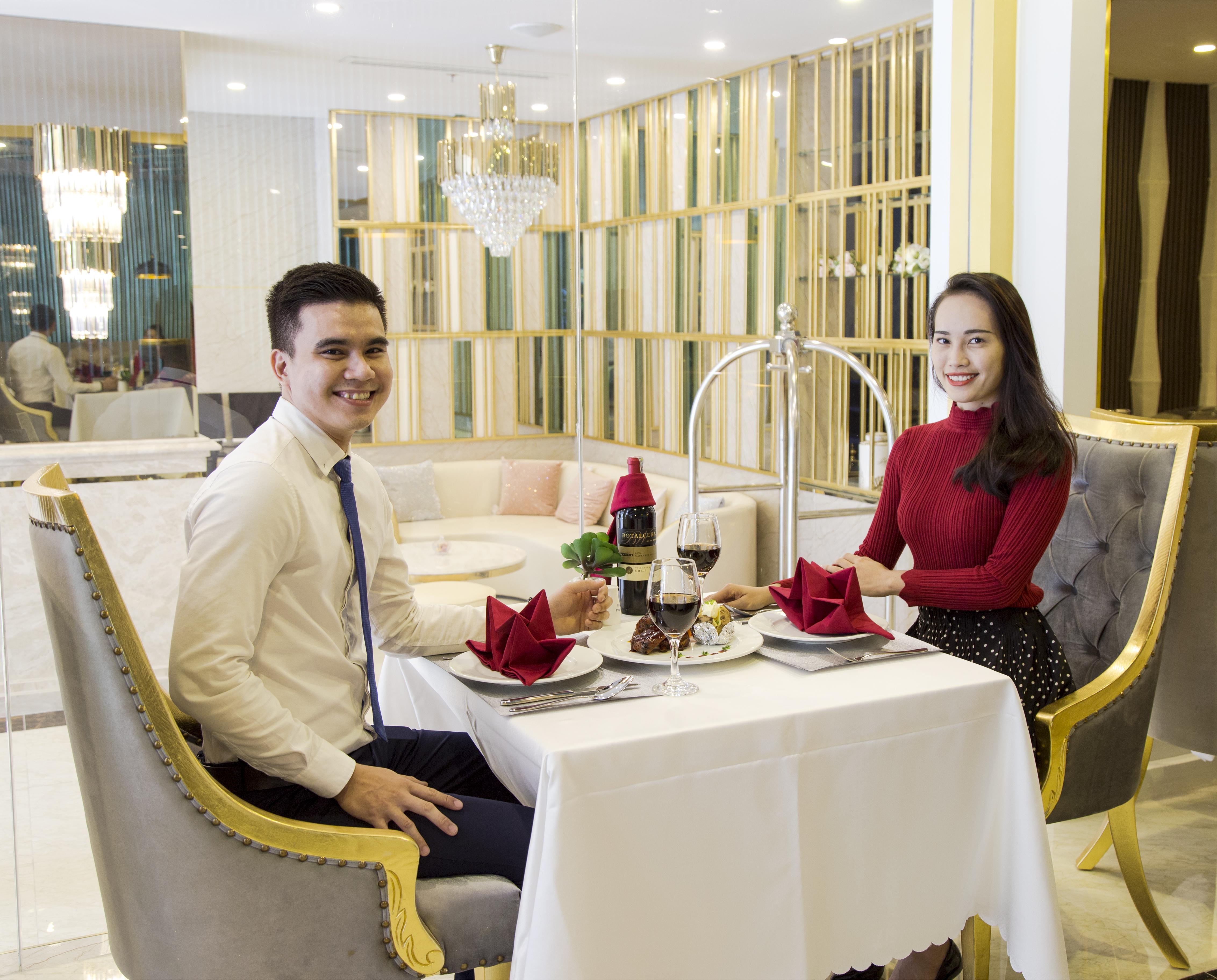 Cicilia City Hotel Saigon Center Хошимин Екстериор снимка