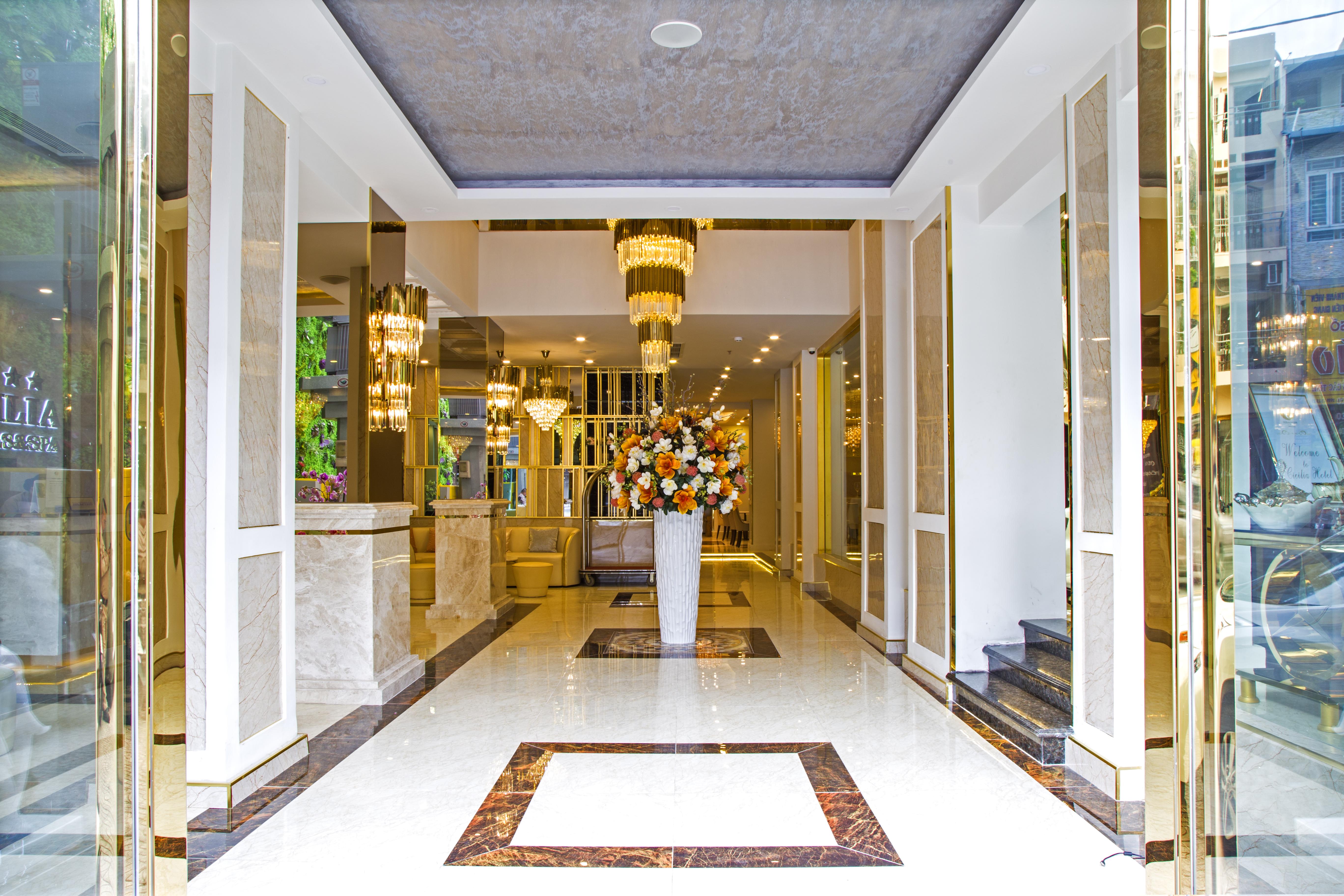 Cicilia City Hotel Saigon Center Хошимин Екстериор снимка