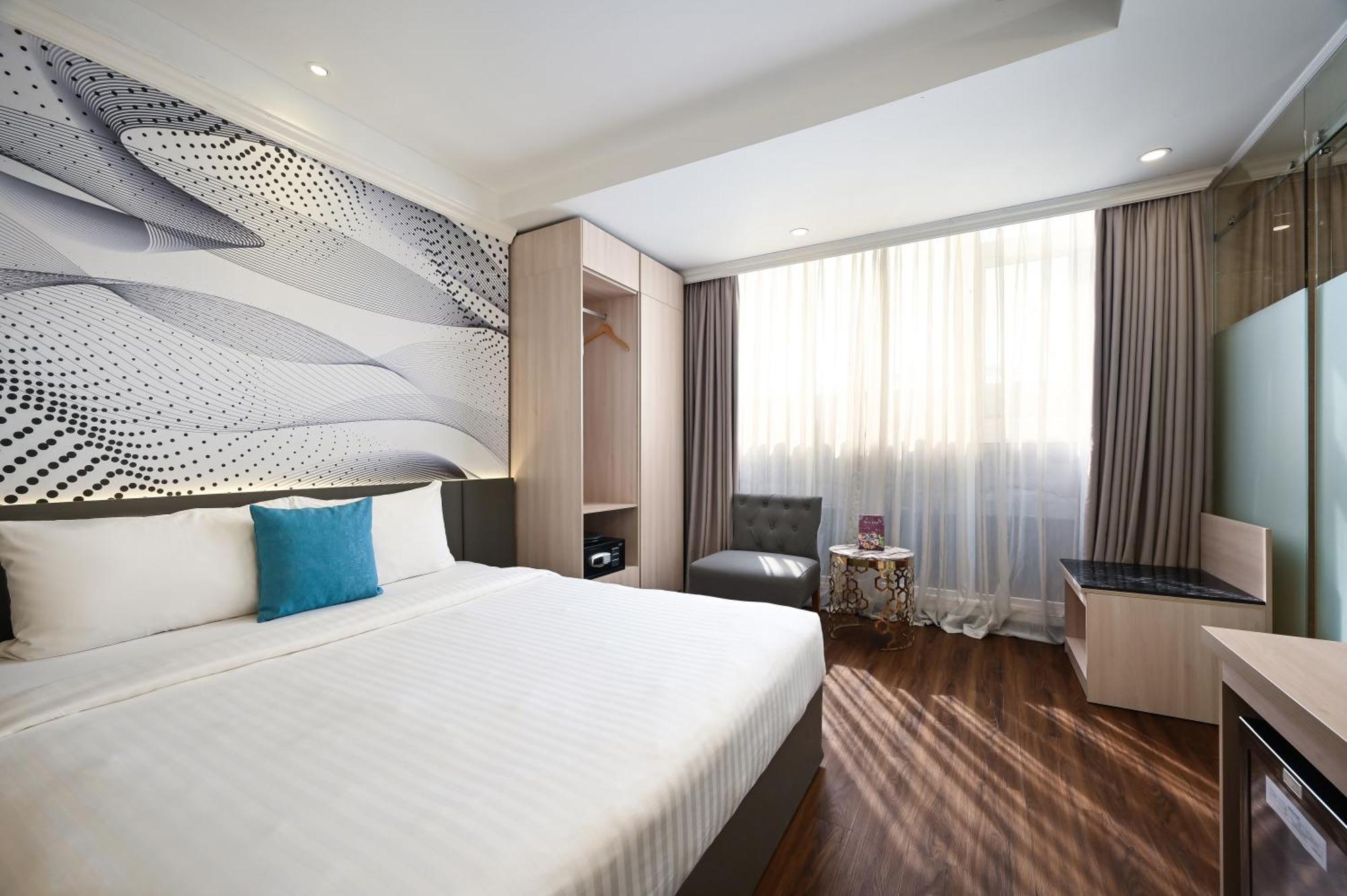 Cicilia City Hotel Saigon Center Хошимин Екстериор снимка