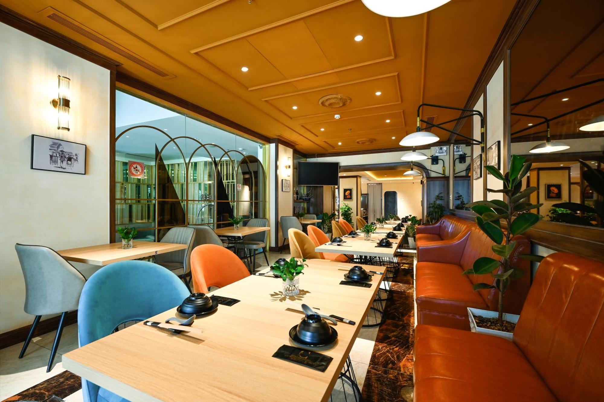 Cicilia City Hotel Saigon Center Хошимин Екстериор снимка