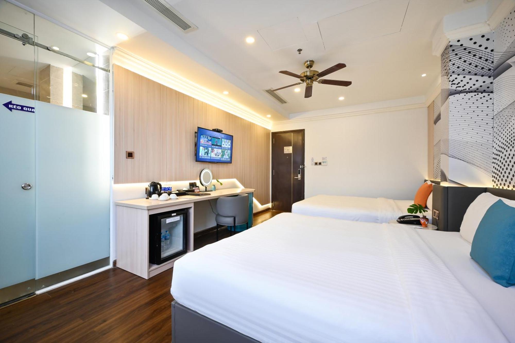 Cicilia City Hotel Saigon Center Хошимин Екстериор снимка