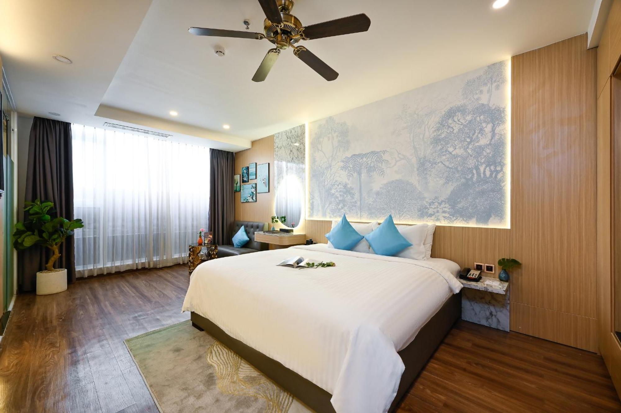 Cicilia City Hotel Saigon Center Хошимин Екстериор снимка