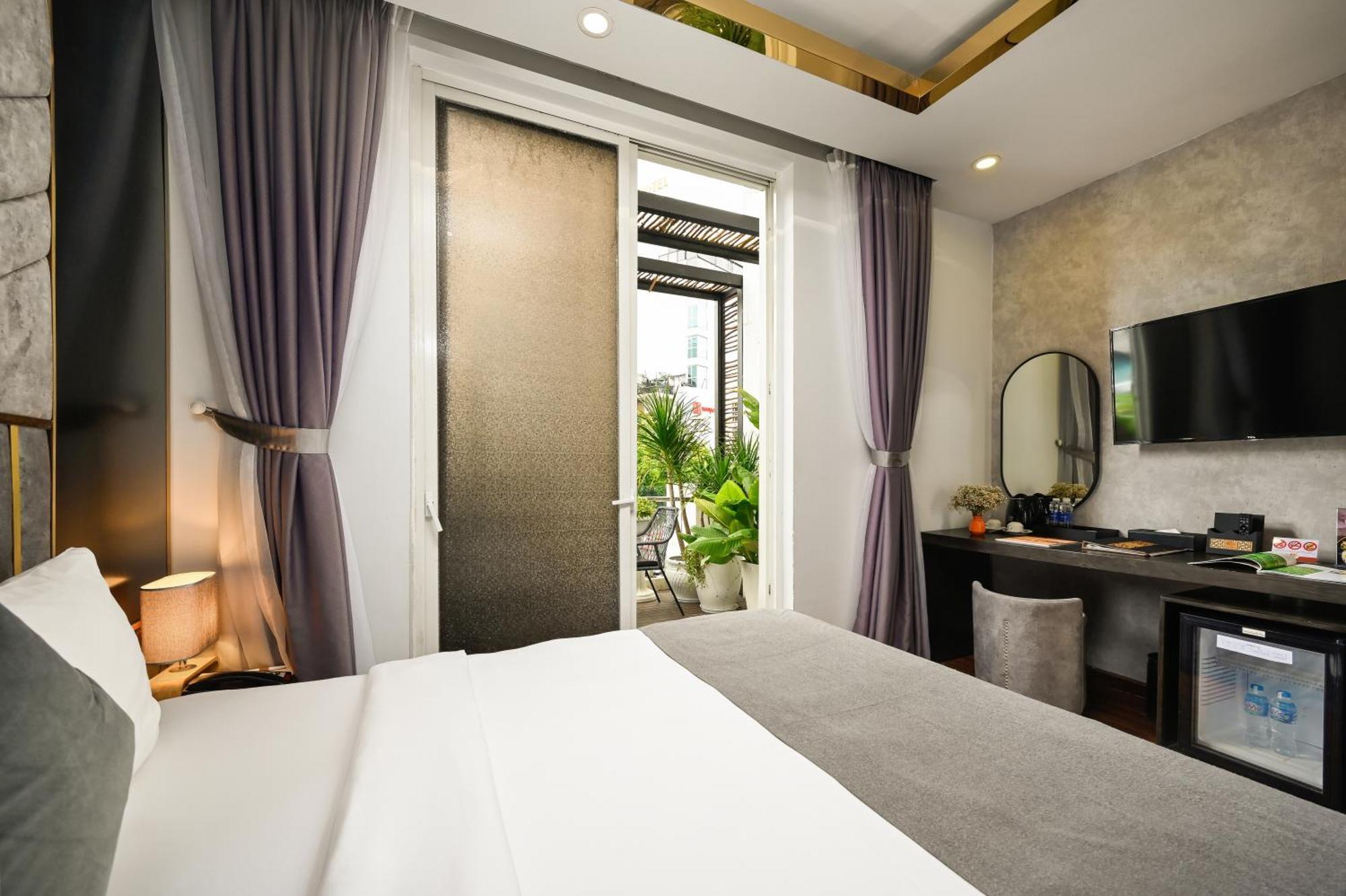 Cicilia City Hotel Saigon Center Хошимин Екстериор снимка