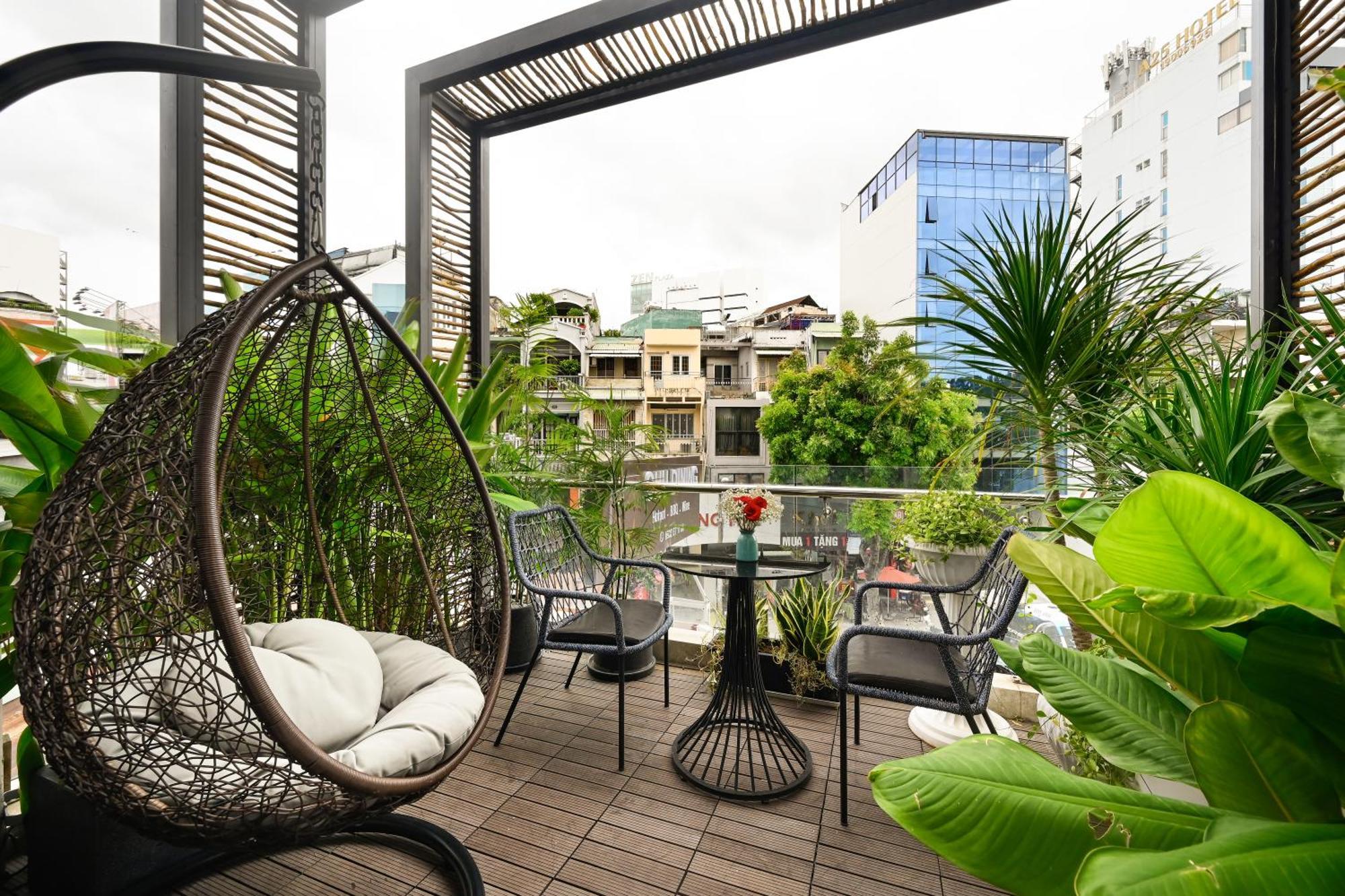Cicilia City Hotel Saigon Center Хошимин Екстериор снимка