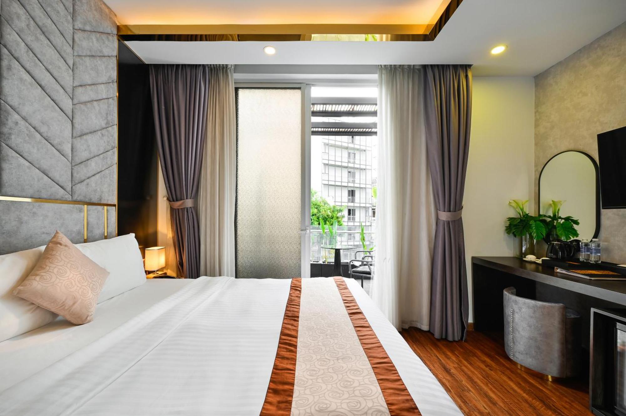 Cicilia City Hotel Saigon Center Хошимин Екстериор снимка