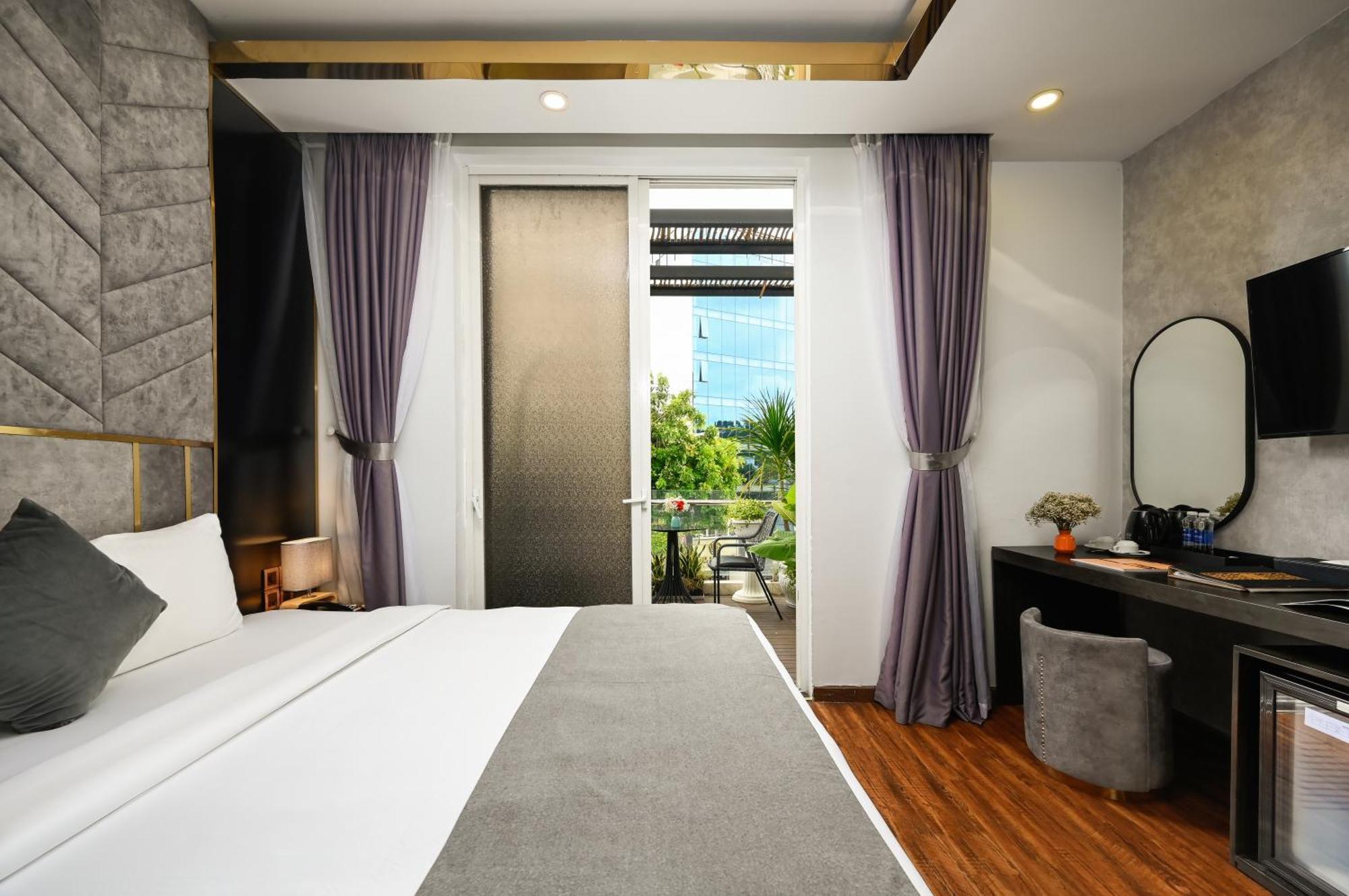 Cicilia City Hotel Saigon Center Хошимин Екстериор снимка