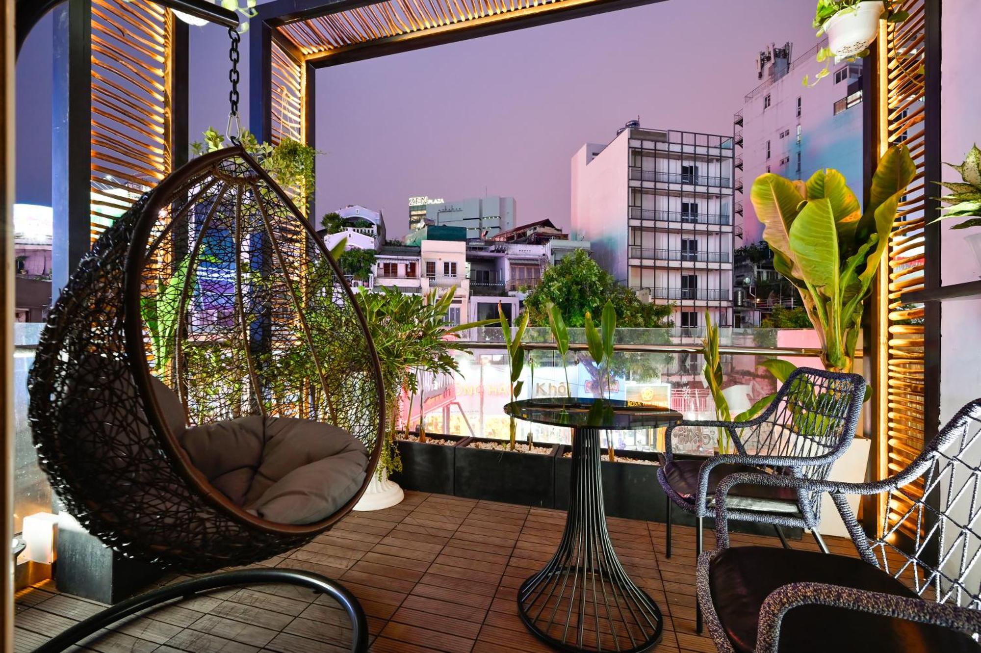 Cicilia City Hotel Saigon Center Хошимин Екстериор снимка