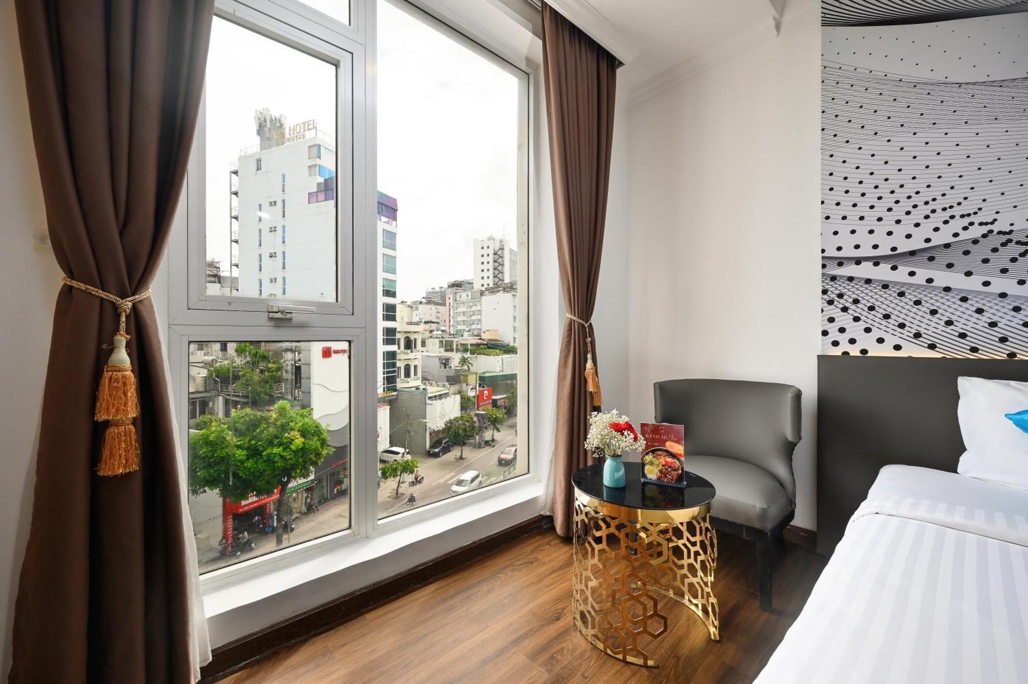 Cicilia City Hotel Saigon Center Хошимин Екстериор снимка