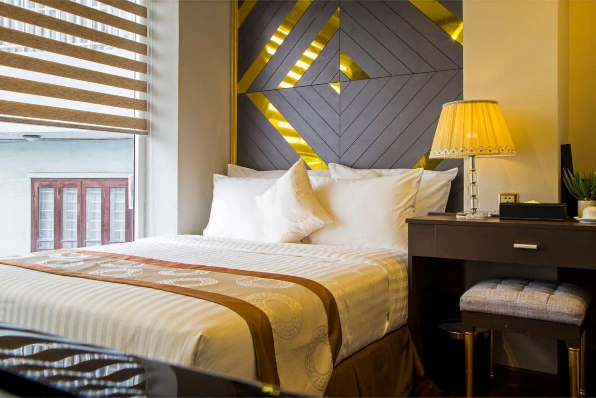 Cicilia City Hotel Saigon Center Хошимин Екстериор снимка