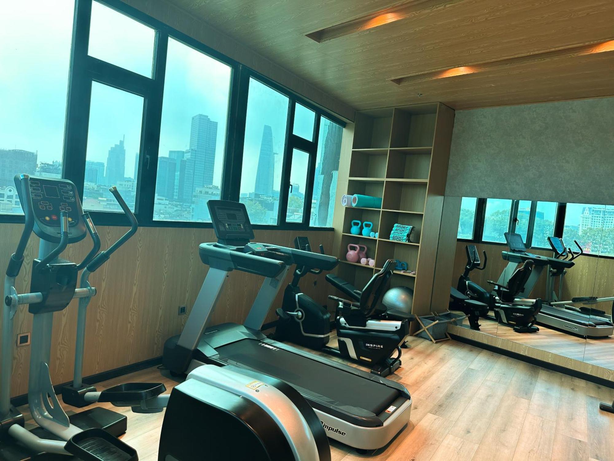 Cicilia City Hotel Saigon Center Хошимин Екстериор снимка